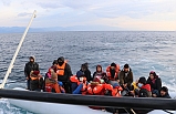 Yine Yunanistan, Yine Ayvalık. Ayvalık’ta Türk karasularına itilen 28 göçmen kurtarıldı