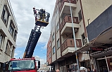 Burhaniye'de itfaiye ekiplerinin kısa sürede müdahalesi bir kişiyi hayata bağladı