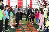 Edremit’te Depremzede Öğrencilere Çocuk Şenliği
