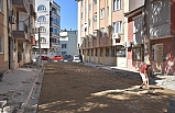 Edremit Belediyesi bozulan yolları yenileme çalışmaları tüm hızıyla sürüyor