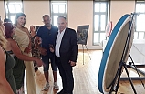 Depremzede sanatçının açtığı ilk kişisel resim sergisine yoğun ilgi