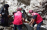 Edremit’te kayalıklardan düşen turistin yardımına itfaiye ekipleri koştu  