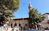 Restorasyon sonrası ilk namaz, ilk heyecan. Edremit Mahkeme Camii yeniden ibadete açıldı  