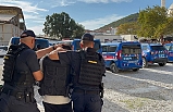 Ayvalık'ta jandarma cinayeti aydınlatmak için adeta iğne ile kuyu kazdı