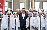 Yücel Yılmaz, genç hafızların coşkusuna ortak oldu