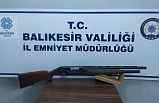 Edremit'te husumetli iki grubun karşılaşması silahlı çatışmaya dönüştü.