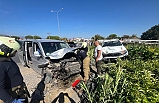 Ayvalık’ta kontrolünü kaybeden araç  park halindeki araçlara çarptı
