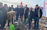Karesi'de coşkulu kongrede seçilen yönetim fidan dikti