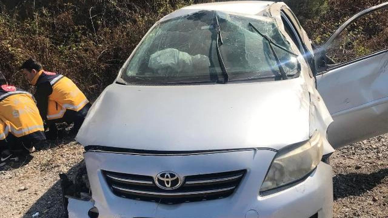 Altıeylül’de otomobil yol kenarına uçtu: 3 Yaralı