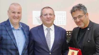 Ayvalık Atatürkçü Düşünce Derneği'nin ev sahipliğinde düzenlenen buluşmada