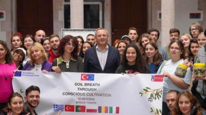 Ayvalık’ta Uluslararası Gençlik Projesi Kapsamında Zeytin Kültürü Deneyimi