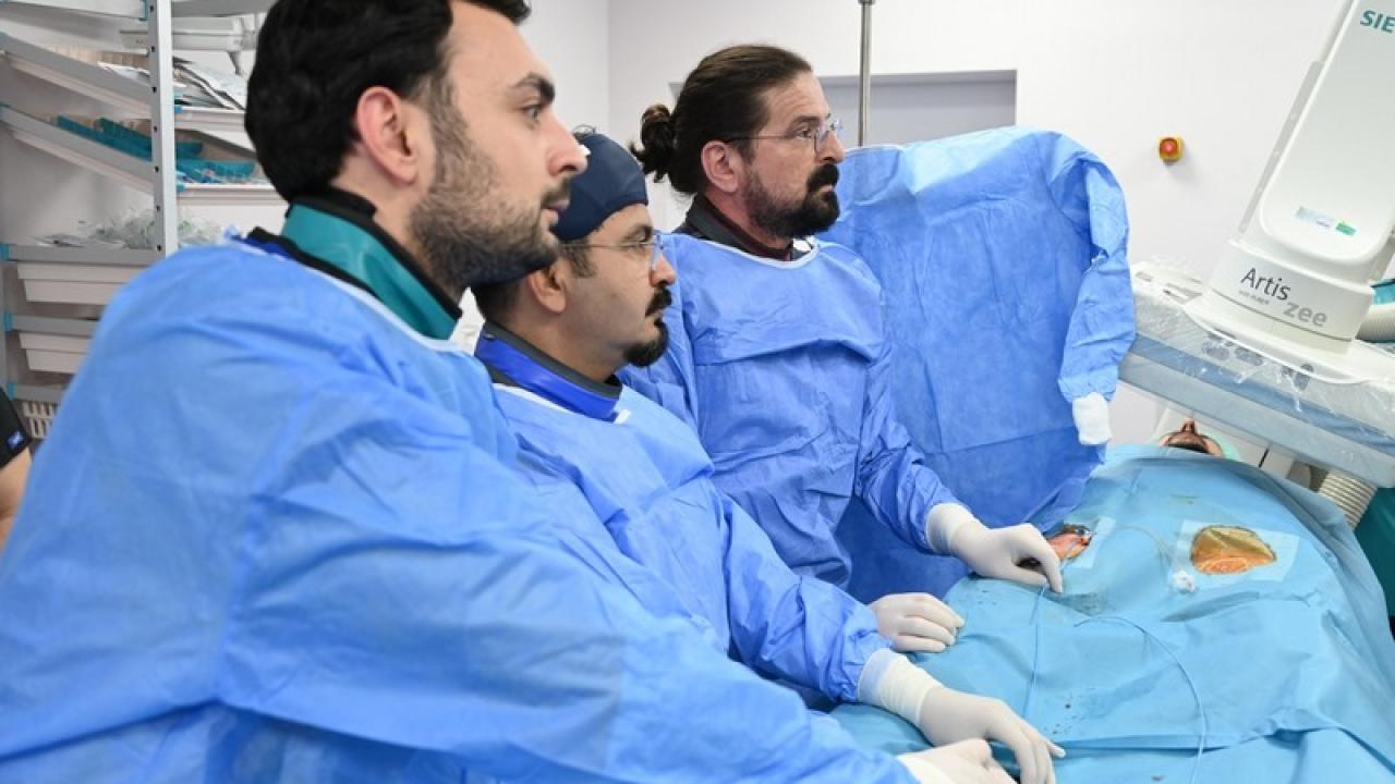 Balıkesir Üniversitesi Kardiyoloji Kliniği kalp sağlığında çığır açıyor.