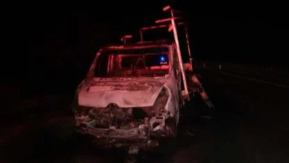 Bandırma’da yabancı plakalı kamyonet yandı
