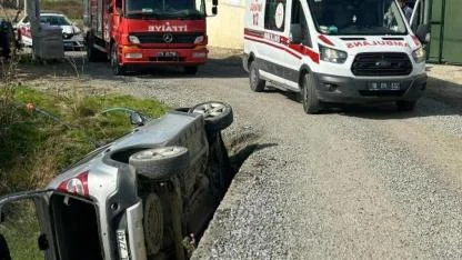 Burhaniye’de otomobil bakın nereye uçtu!