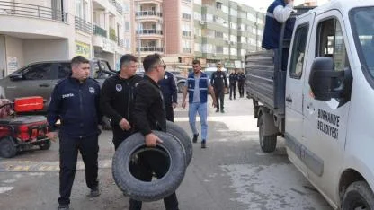 Burhaniye’de Yol Ve Kaldırım İşgaline Geçit Yok