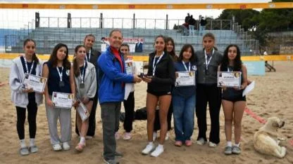 Büyükşehir Belediyesi, Dünya Kız Çocukları Gününde kız çocuklarına voleybol heyecanı yaşattı