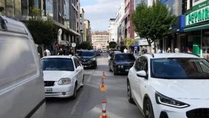Büyükşehir'den çift sıra park sorununa çözüm