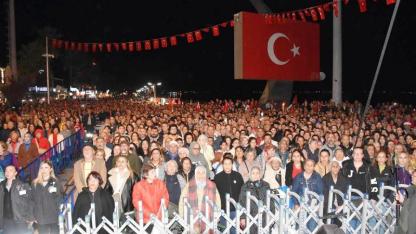 Cumhuriyet’in 102. Yıldönümü Edremit’te coşkuyla kutlandı