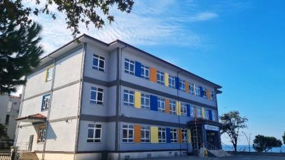 Erdek TOBB 18 Eylül Ortaokulu Yeni Binasında Eğitime Başladı