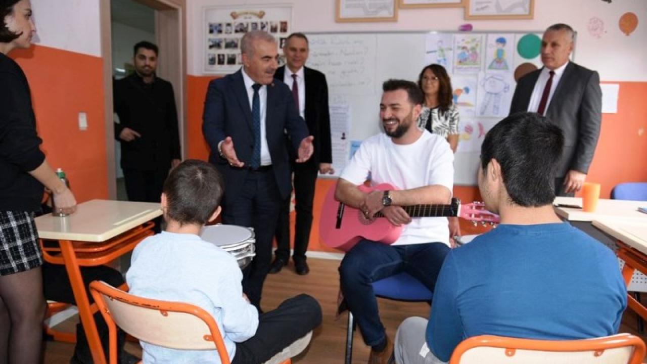 İl Millî Eğitim Müdürü Murat Demir Özel Eğitim Uygulama Okulunu ziyaret etti.