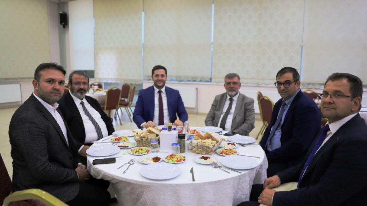 İl Sağlık Müdürü Dr. Miraç Çavdar, Kepsut’ta Görev Yapan Hekimlerle Bir Araya Geldi