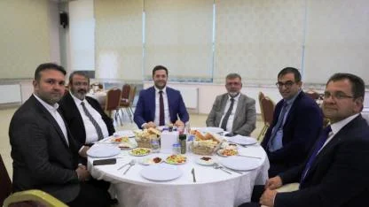 İl Sağlık Müdürü Dr. Miraç Çavdar, Kepsut’ta Görev Yapan Hekimlerle Bir Araya Geldi