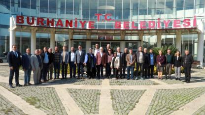 Muhtarlar Burhaniye Belediyesinde Bir Araya Geldi