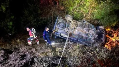 Kepsut'ta otomobil dere yatağına uçtu: 5 yaralı