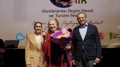 Suzan Kardeş’ten Ayvalık’ta Balkan rüzgarı