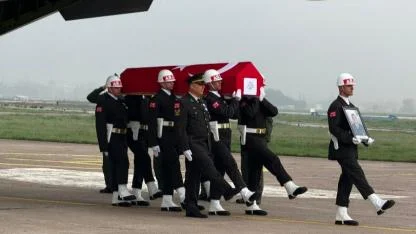 20 vatan evladına son görev... Balıkesir şehidini kalbine gömdü