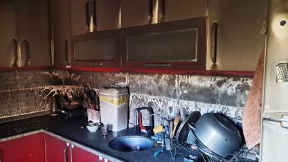 Altıeylül'de ev yangını için vatandaşlar ve itfaiye seferber oldu