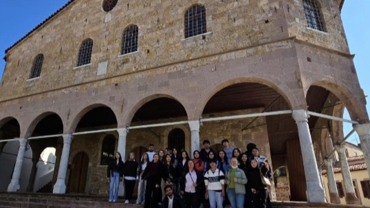 Ayvalık MYO Öğrencilerinden tarihi yerlere teknik gezi