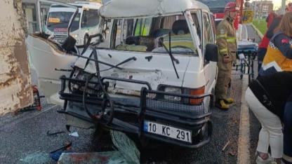 Balıkesir Akçay’da zincirleme kaza: 5 yaralı