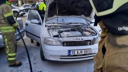 Balıkesir Devlet Hastanesi önünde araç yangını...