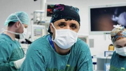 Balıkesir Üniversitesi’nin Başarılı Cerrahı: Doç. Dr. Ferhat Çay’a Yoğun İlgi