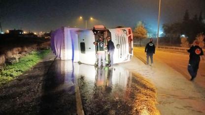 Balıkesir'de Yine Tır Devrildi