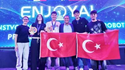 Balıkesir'in Robotik Gururu: Avrupa'dan Altın ve Bronz Derece