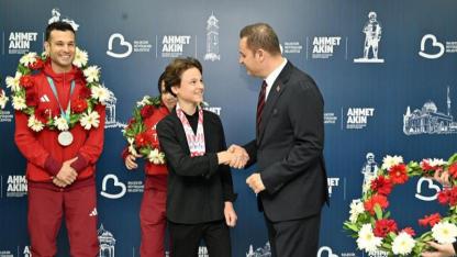 Başkan Akın, Balıkesir’in adını dünyaya duyuran milli sporcuları ağırladı