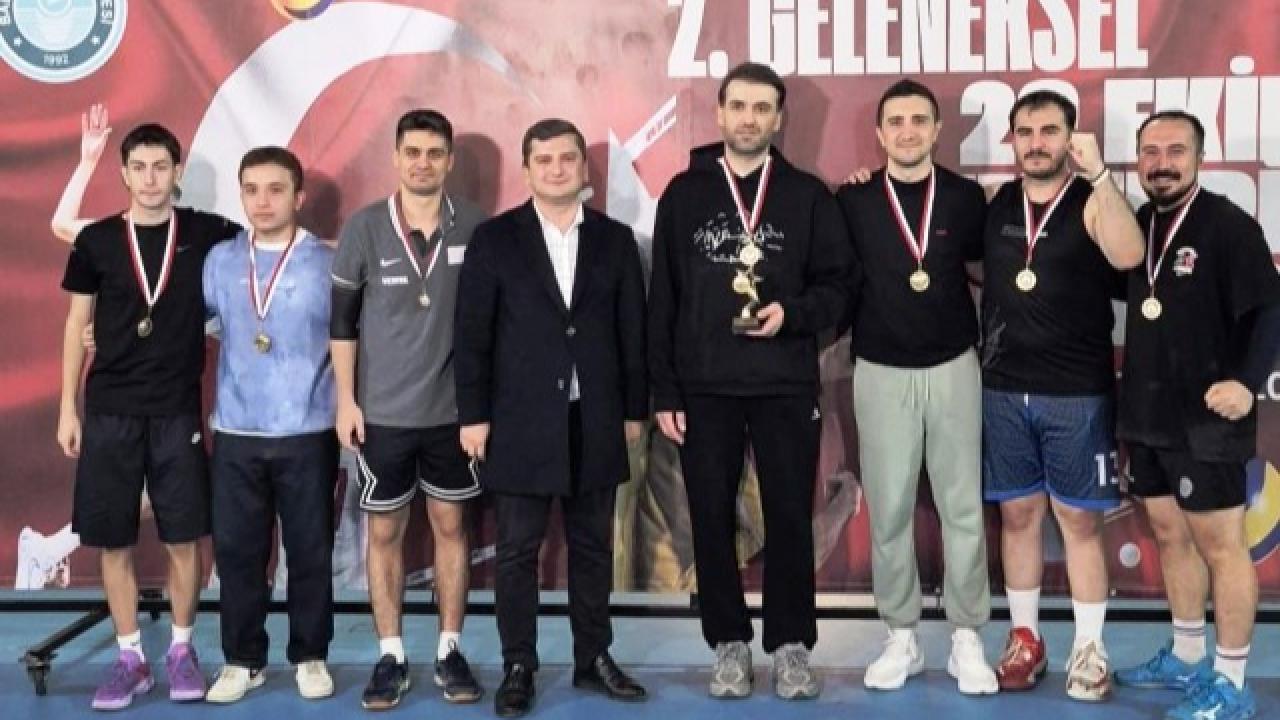 BAÜN İvrindi Sağlık Hizmetleri MYO’da 2. Geleneksel 29 Ekim Cumhuriyet Kupası Düzenlendi