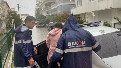 Beklenen yağmur Körfez ilçelerinde hayatı olumsuz etkiledi