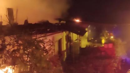 Bigadiç’te Depo Yangını: Alevler Sabahın İlk Işıklarıyla Söndürüldü