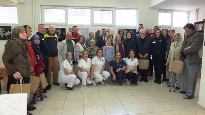 Burhaniye de huzurevi sakinleri sevindirildi