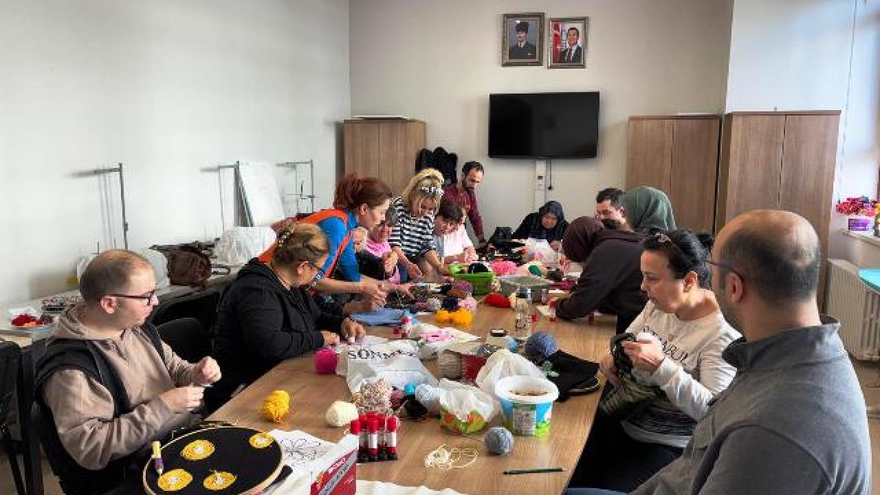 Büyükşehir özel gereksinimli bireyleri sanat çatısı altında buluşturuyor