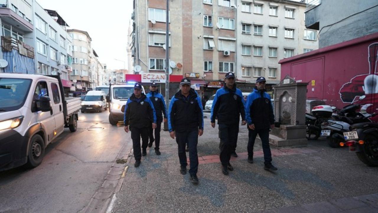 Büyükşehir Zabıtasından kaldırım işgallerine sıkı denetim