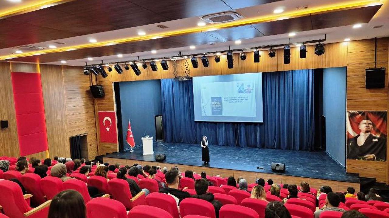 “Çocuklara Yönelik Sosyal Hizmet: Tecrübe, Zorluk ve İmkânlar” Etkinliği Gerçekleştirildi