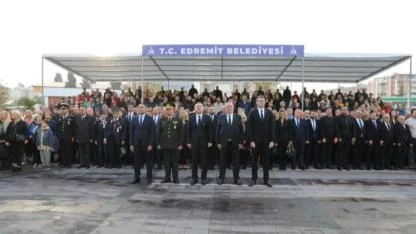 Edremit, 10 Kasım’da Ulu Önder Atatürk’ü anmak için tek yürek oldu