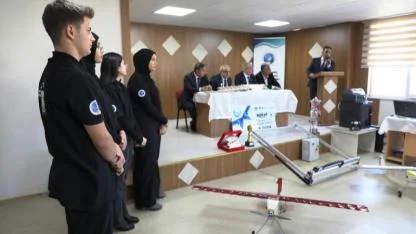 Edremit Belediyesi şampiyon öğrencileri ödüllendirdi