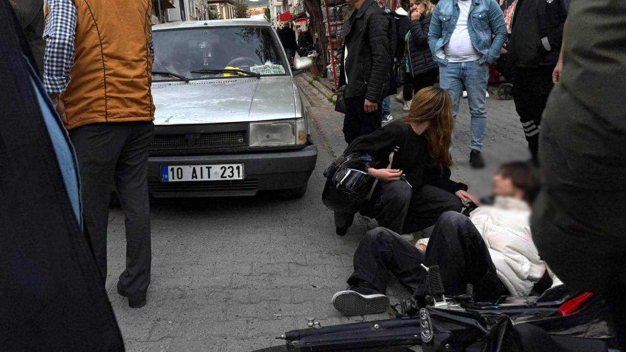 Edremit’te Motosiklet ile Otomobil Çarpıştı: 1 Yaralı