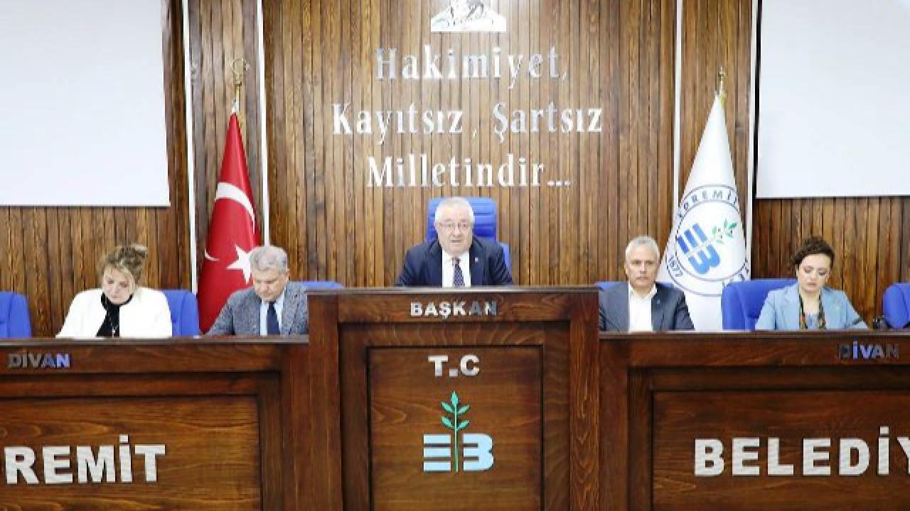 Edremit’te muhtarlar toplantısı: başkan Ertaş, “Kentimizi ortak akılla yönetiyoruz”
