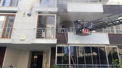 Edremit'te yangın evi kullanılamaz hale getirdi.